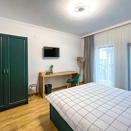 Deluxe Central Rooms 카를로보 외부 사진