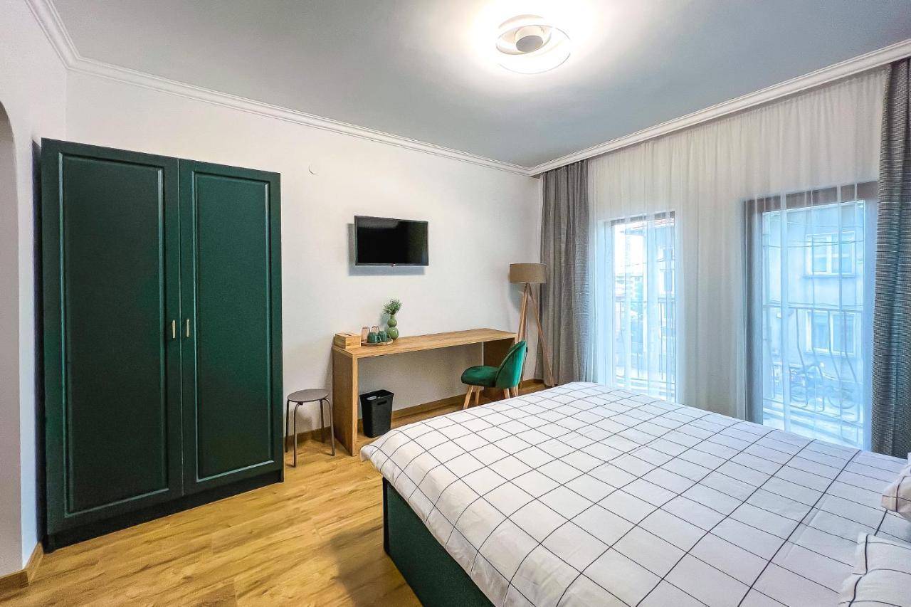 Deluxe Central Rooms 카를로보 외부 사진