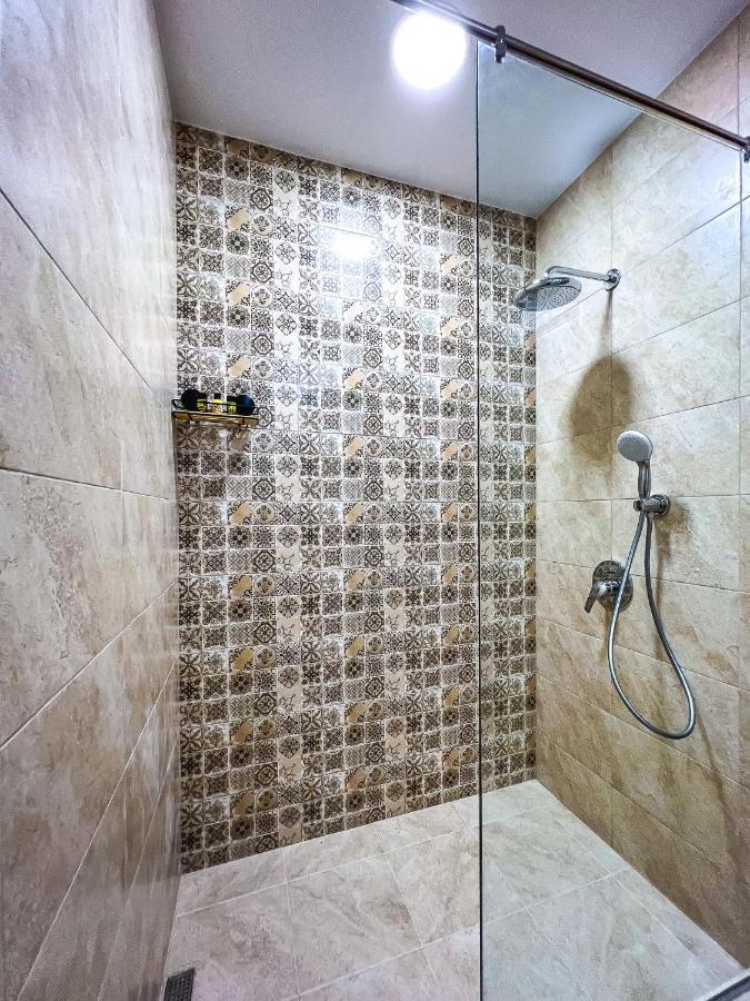 Deluxe Central Rooms 카를로보 외부 사진