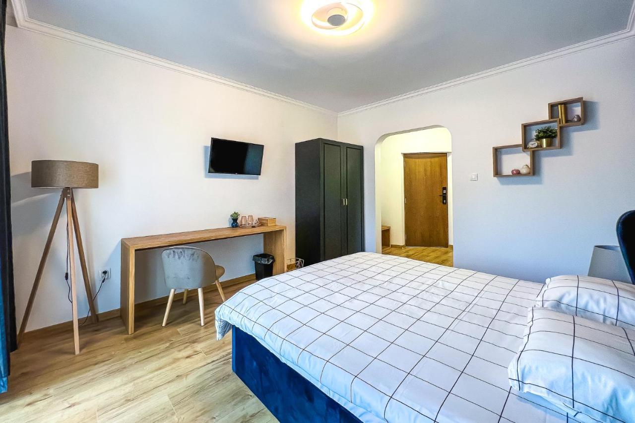 Deluxe Central Rooms 카를로보 외부 사진