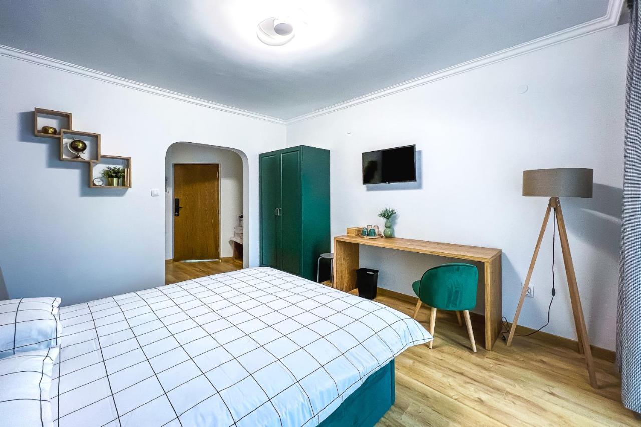 Deluxe Central Rooms 카를로보 외부 사진