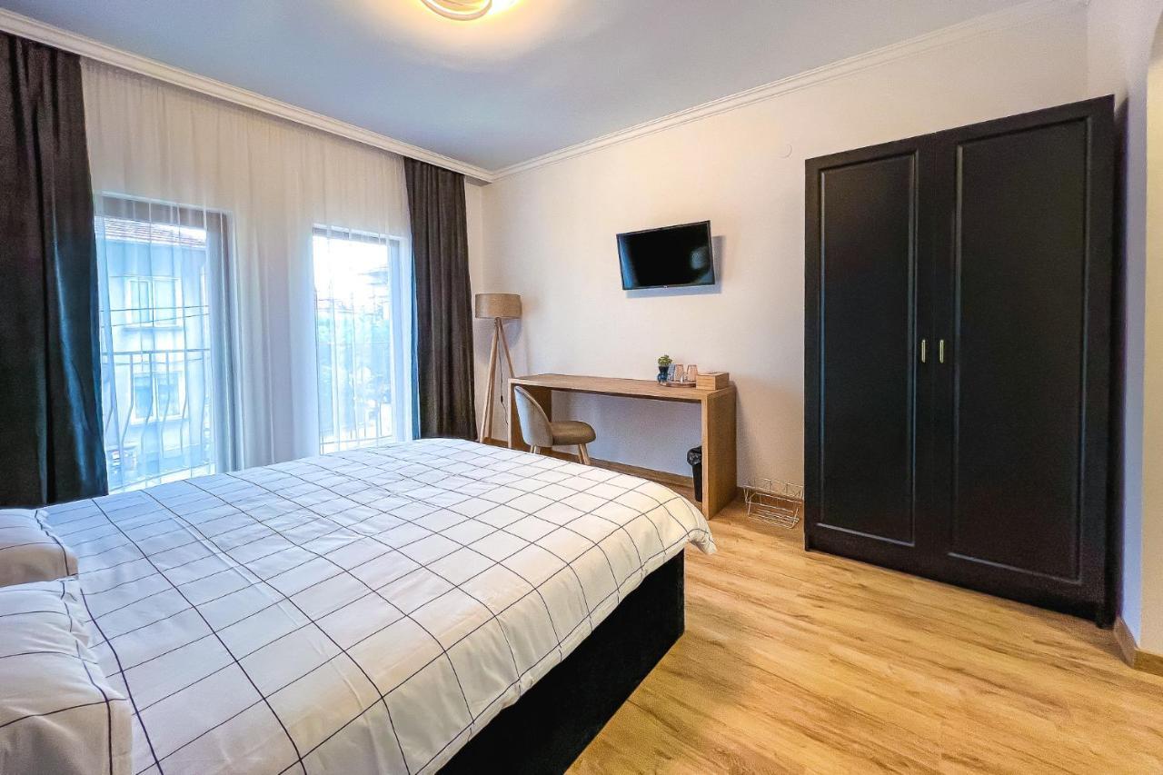 Deluxe Central Rooms 카를로보 외부 사진