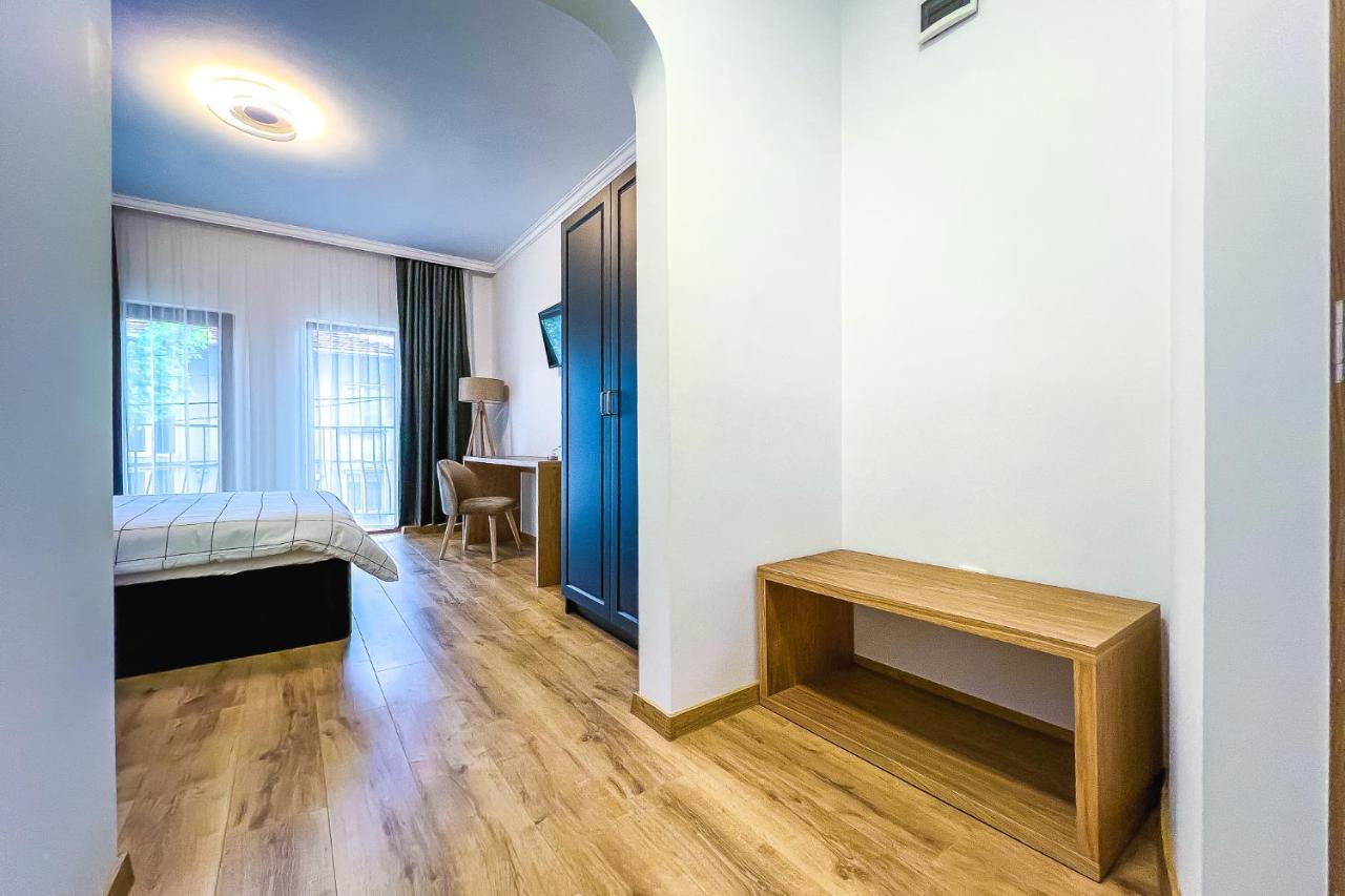 Deluxe Central Rooms 카를로보 외부 사진