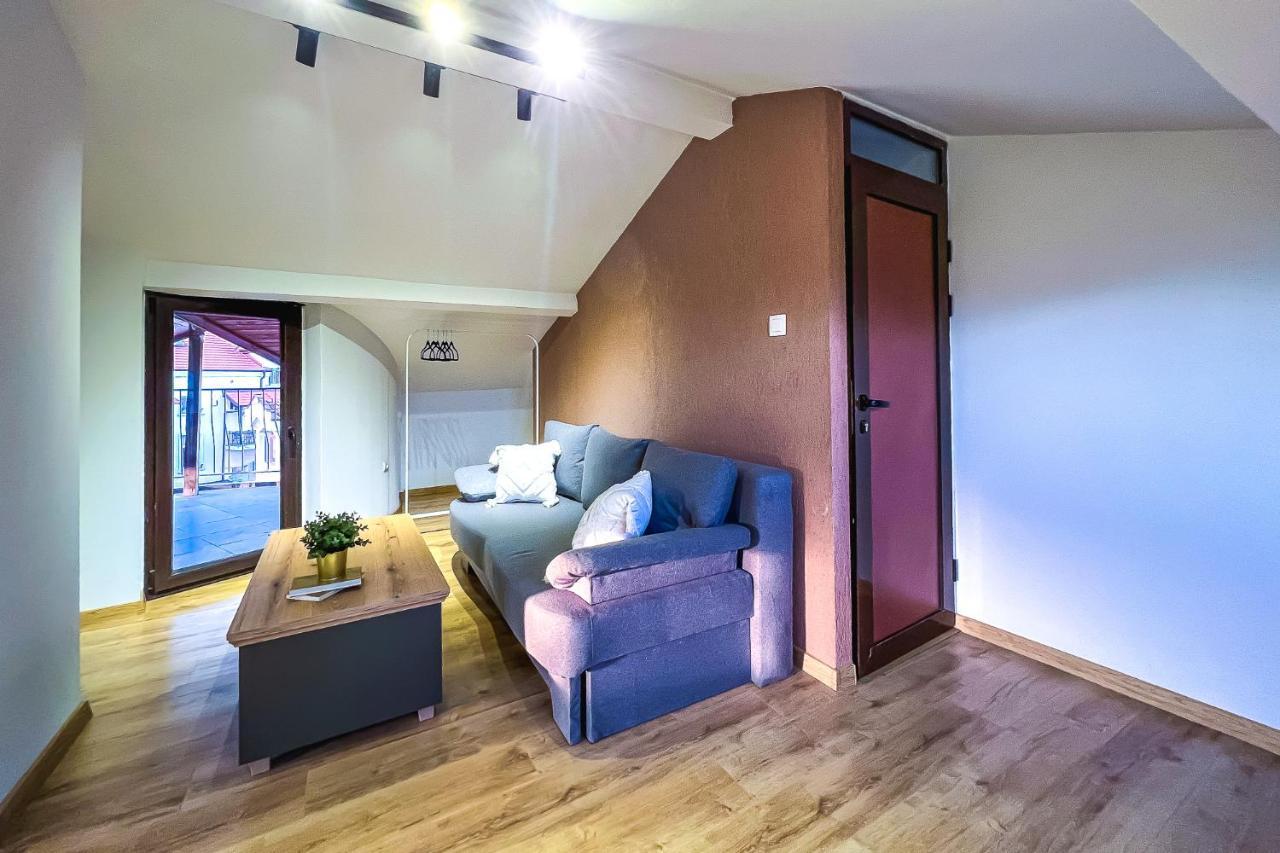 Deluxe Central Rooms 카를로보 외부 사진