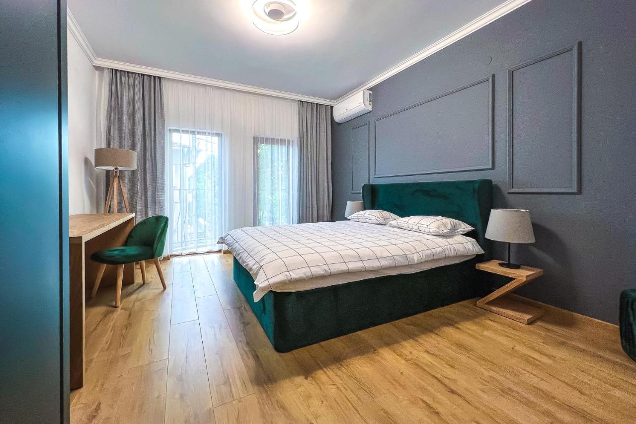 Deluxe Central Rooms 카를로보 외부 사진