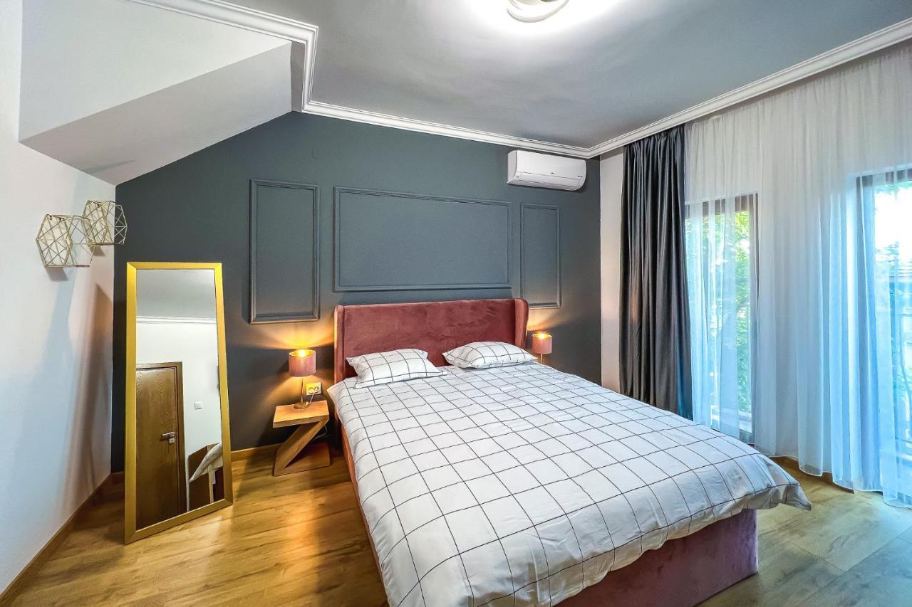 Deluxe Central Rooms 카를로보 외부 사진